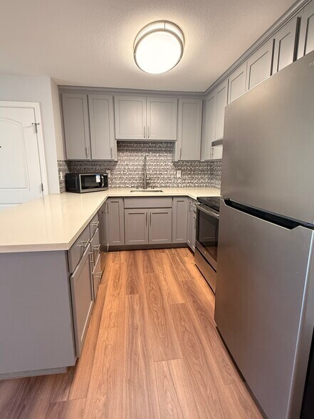 Building Photo - 755 14th Ave