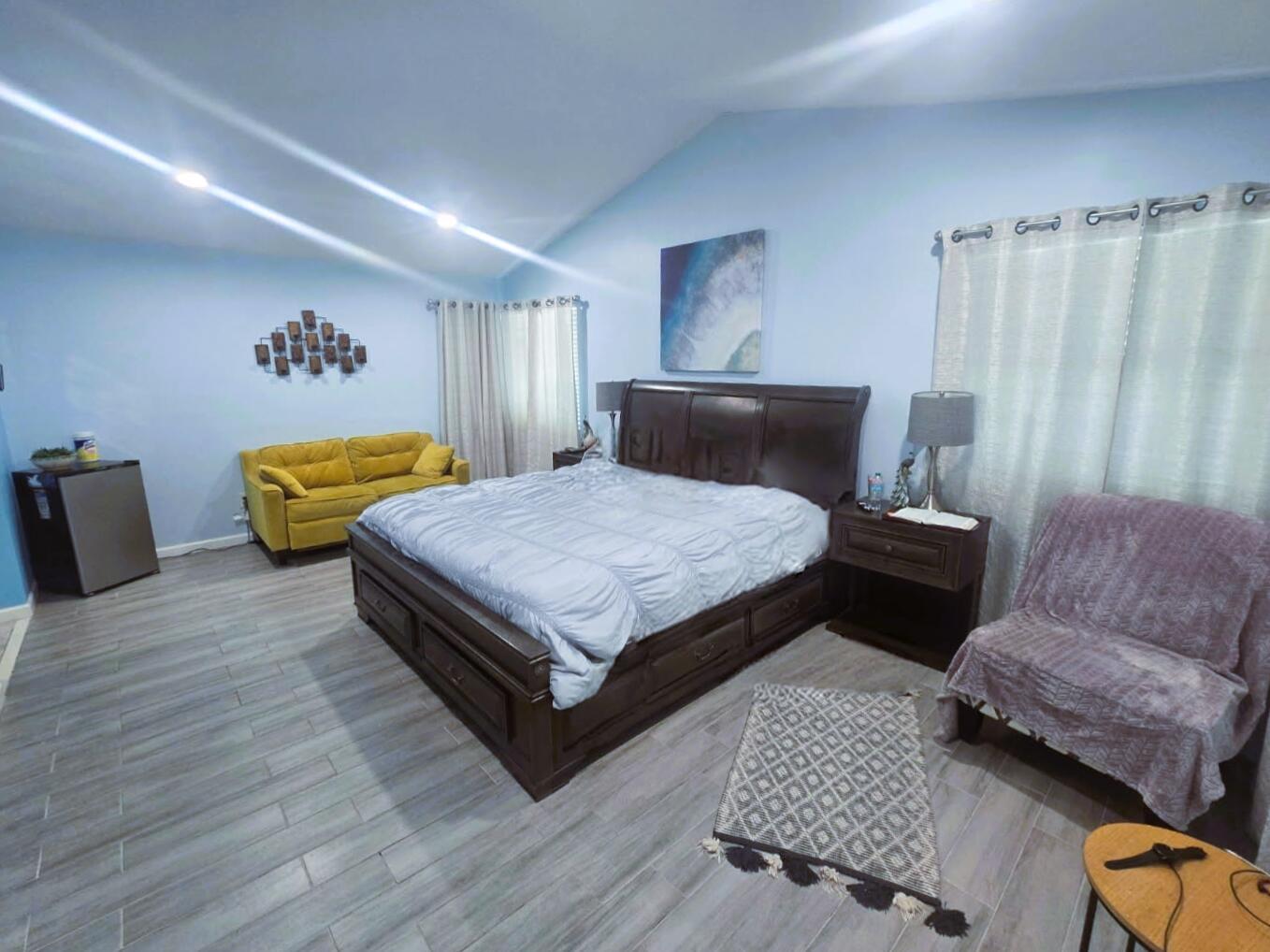 Building Photo - 5885 Northpointe Ln