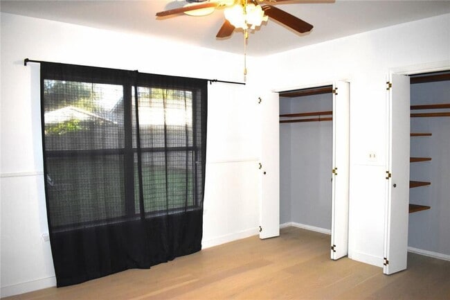 Building Photo - Executive Home / Rockdale, TX / Milam Coun...