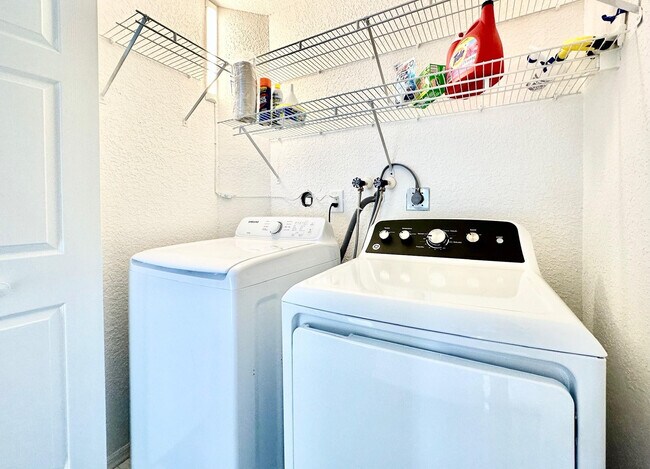 Building Photo - 639 NW 130th Way