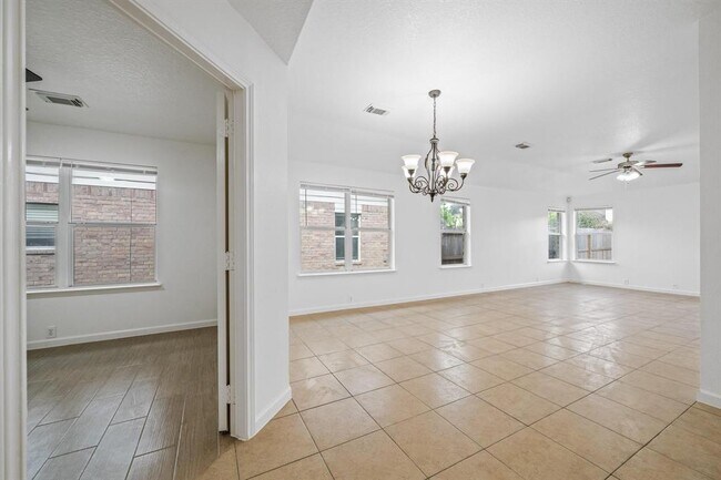 Building Photo - 4806 Dark Canyon Ct