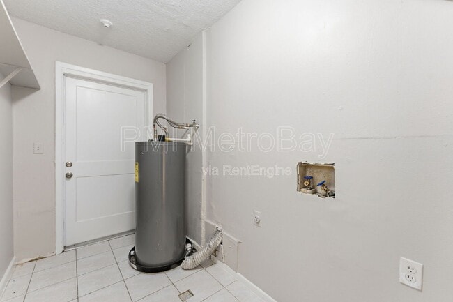 Building Photo - 3306 Laurel Dale Dr