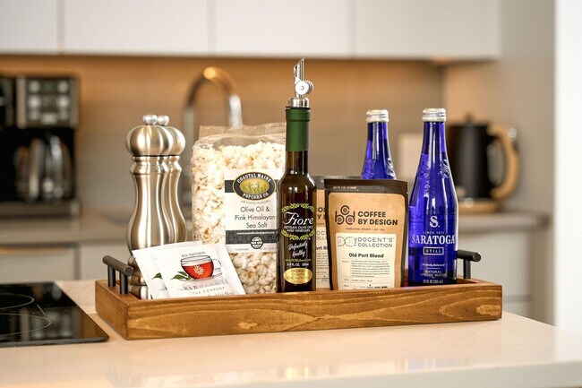 Building Photo - 121 Middle St