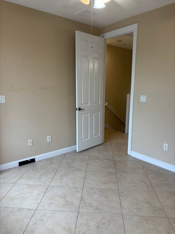 Building Photo - 590 Amador Ln