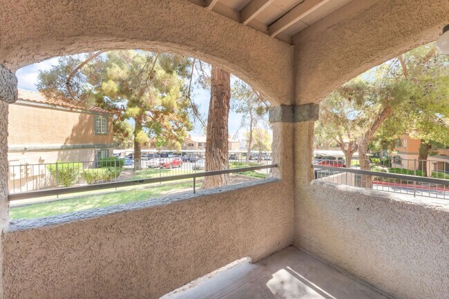 Building Photo - 230 Mission Newport Ln
