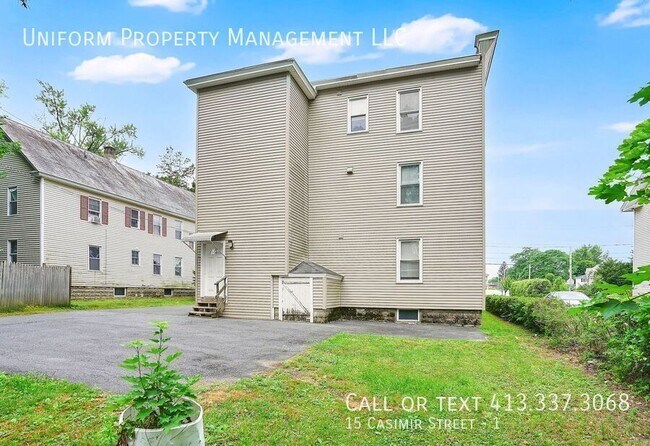 Building Photo - 15 Casimir St