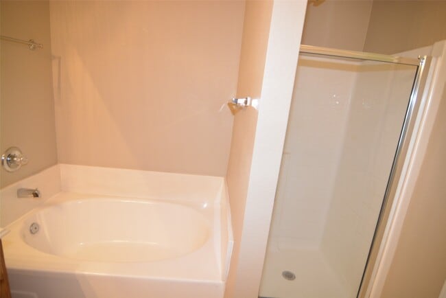 Building Photo - 16215 Willowford Ct