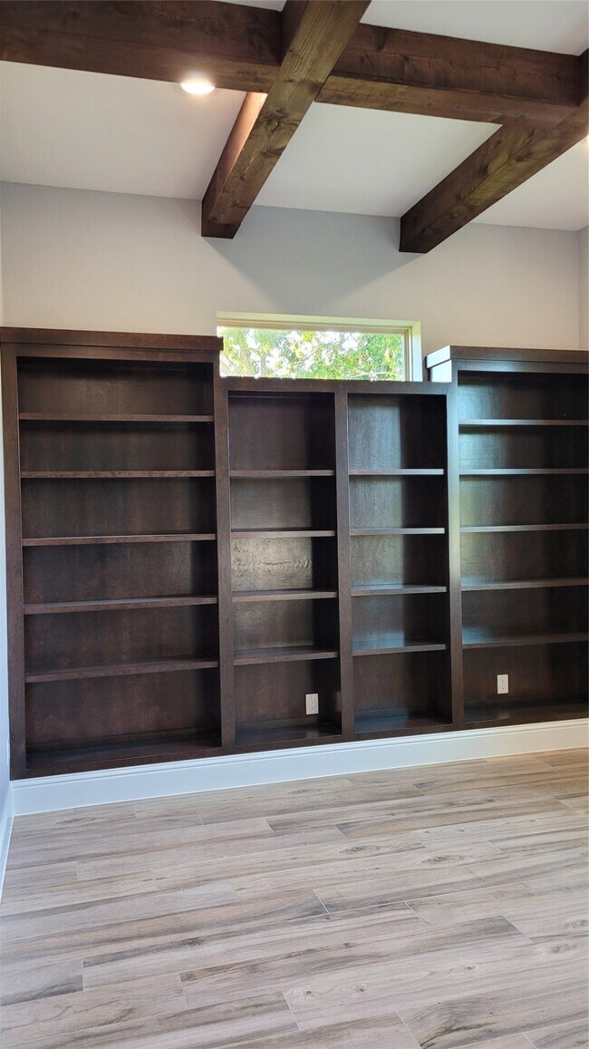 Building Photo - 9729 Neuens Rd