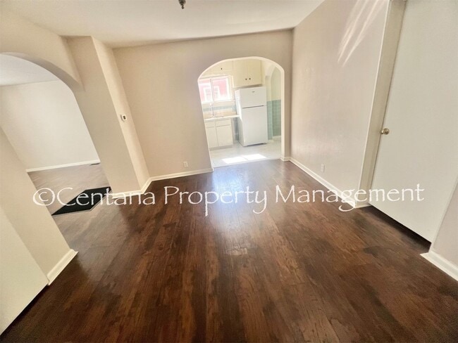 Building Photo - Beautiful 1 bedroom in a duplex!