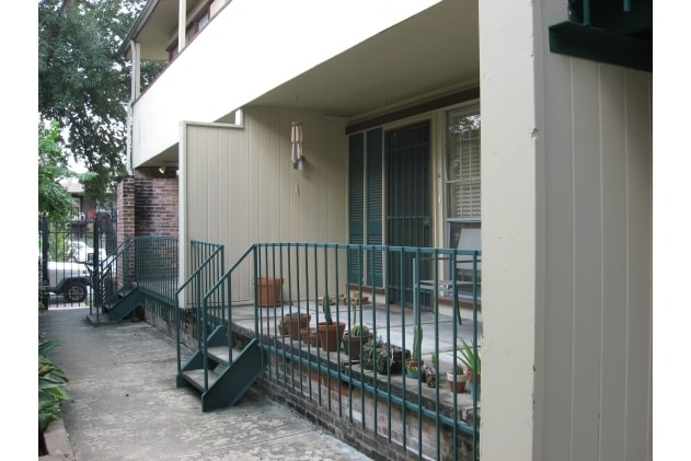 Building Photo - 1612 W Main St