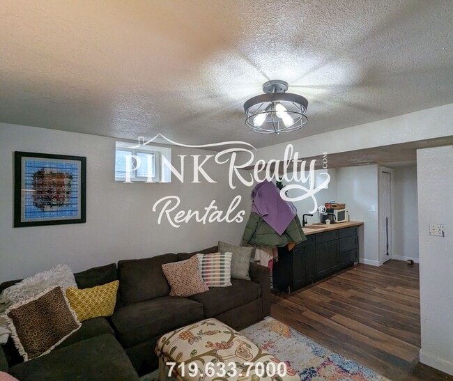 Building Photo - 1719 W Kiowa St