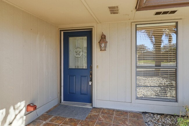 Building Photo - 100 Bay Point Dr