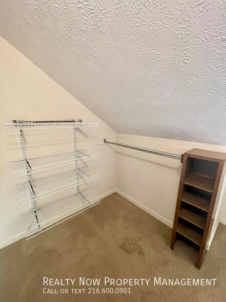 Building Photo - 32467 S Roundhead Dr