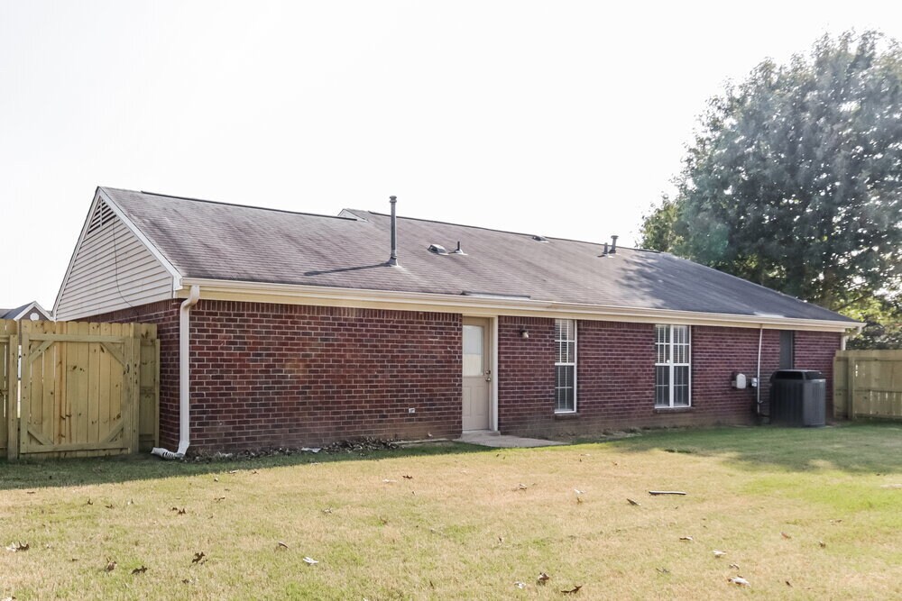 Building Photo - 10326 Curtis Dr