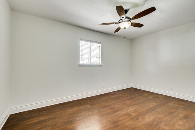 Building Photo - 5612 Grover Ave