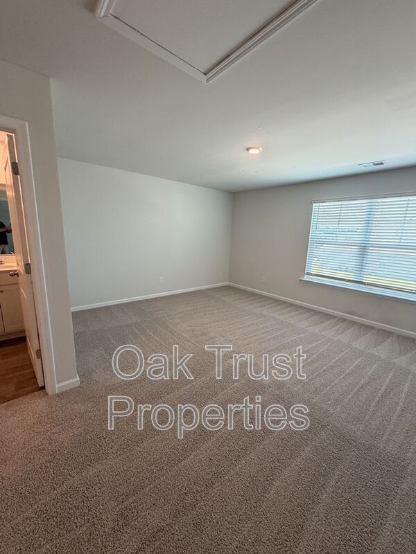 Building Photo - 600 Ladywood Dr