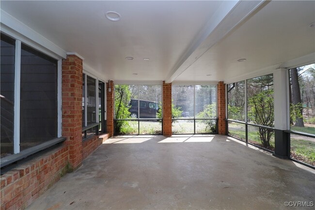 Building Photo - 7500 Prairie Rd