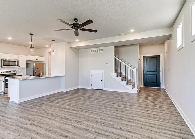 Building Photo - 6941 Holly Ct