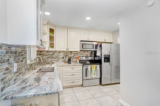 Building Photo - 6703 N River Blvd