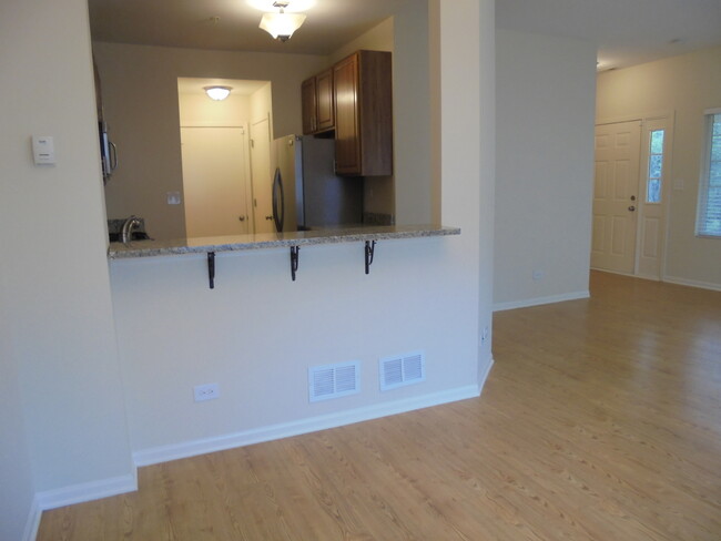 Building Photo - 615 Windsor Dr