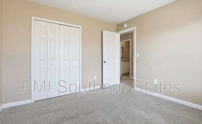 Building Photo - 217 Sandy Ln