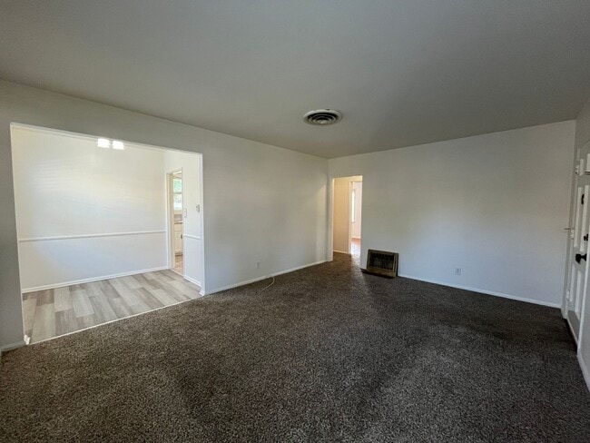 Building Photo - Panorama City 2+1 house w/garage + backyard! (8062 Lennox)