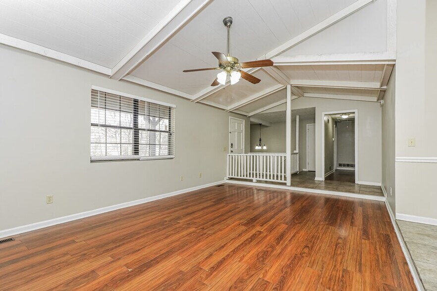 Building Photo - 4035 N Quail Dr