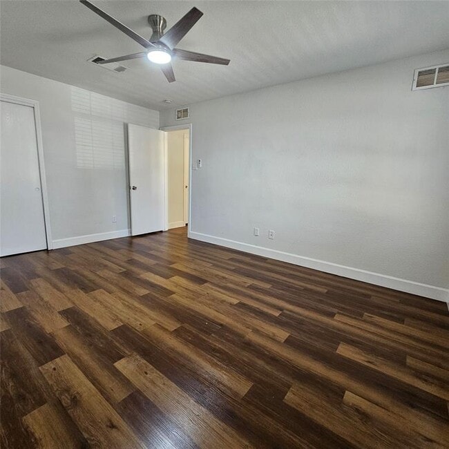 Building Photo - 109 Sydney's Way