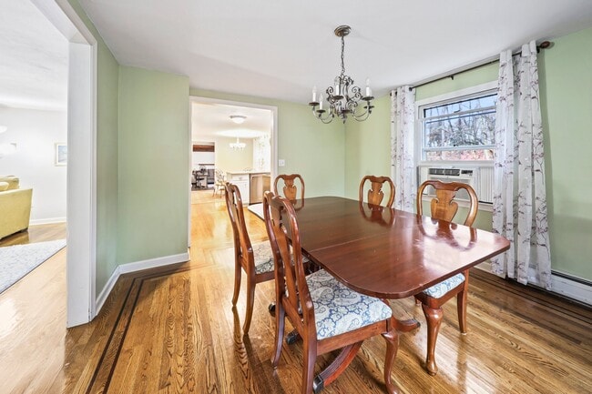 Building Photo - 138 Wildwood Cir