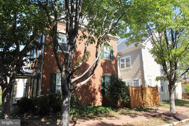 Building Photo - 13800 Custis Square