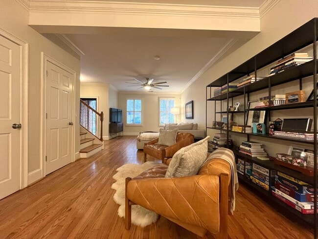 Building Photo - Townhome Available in North Main Community Downtown Greenville!