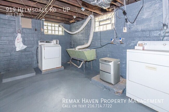 Building Photo - 919 Helmsdale Rd