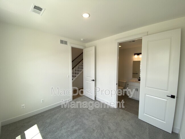 Building Photo - 4815 Jackson Vlg Pkwy