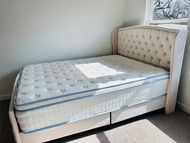 Building Photo - 4508 Hogan's Alley Dr