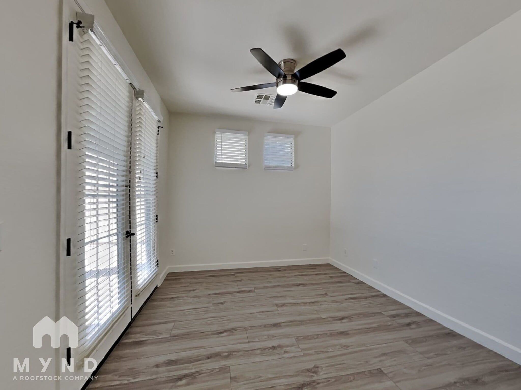 Building Photo - 14535 W Port Royale Ln