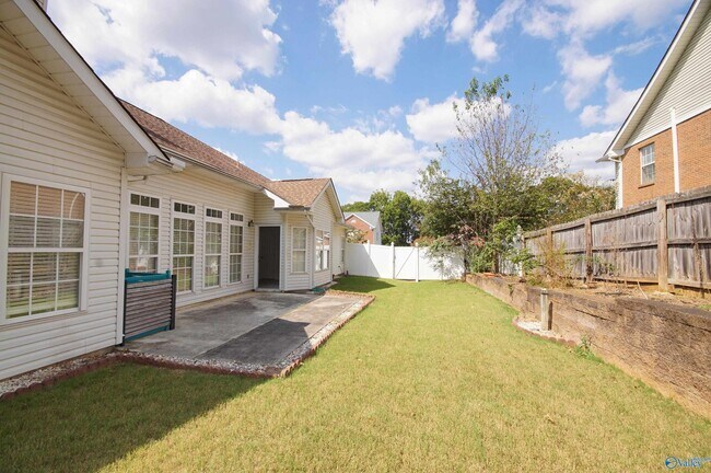 Building Photo - 209 Bridgeway Cir
