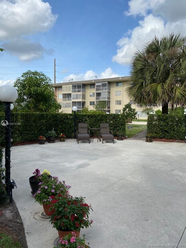 Building Photo - 3091 NW 46th Ave