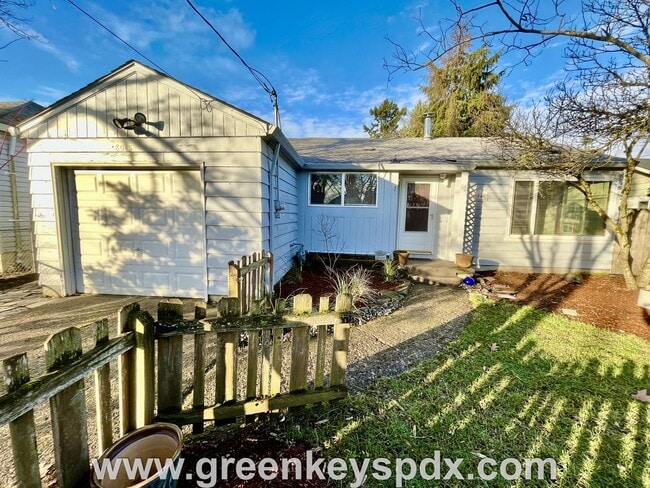 Primary Photo - Wow! What a beautiful home! 3 bedrooms, 2 ...