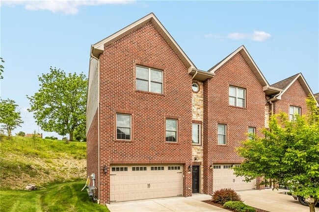 Building Photo - 567 Chesnic Dr