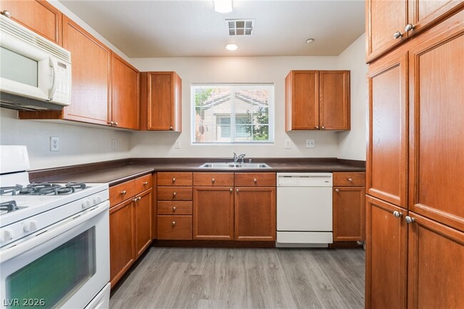 Building Photo - 9004 Successful Ct