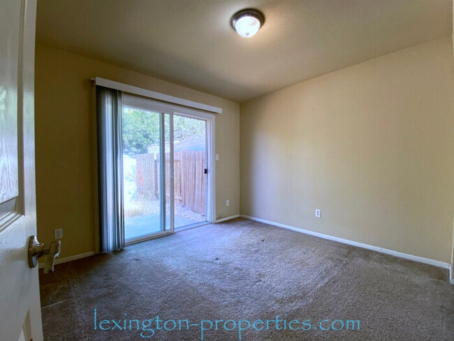 Building Photo - Gorgeous, 2BD/1BA, Condo in the Villaggio Community off Madison Ave. and Auburn Blvd.!