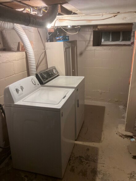 Building Photo - 413 2nd St SW