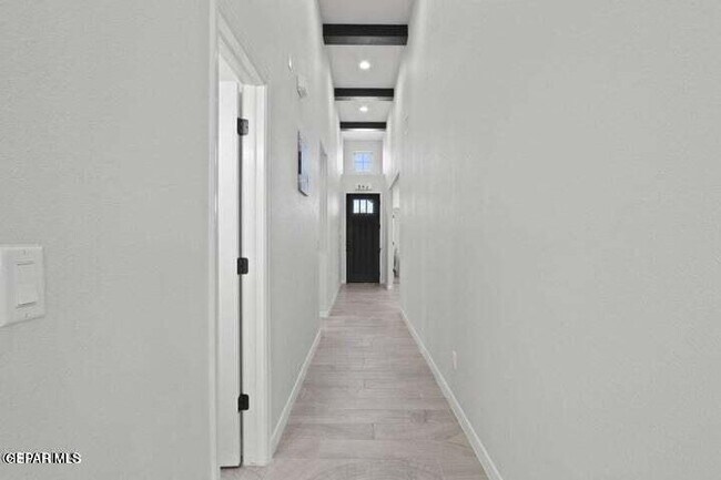 Building Photo - 905 Cottage Pl