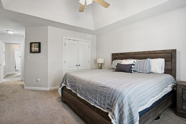 Building Photo - Oceana Area