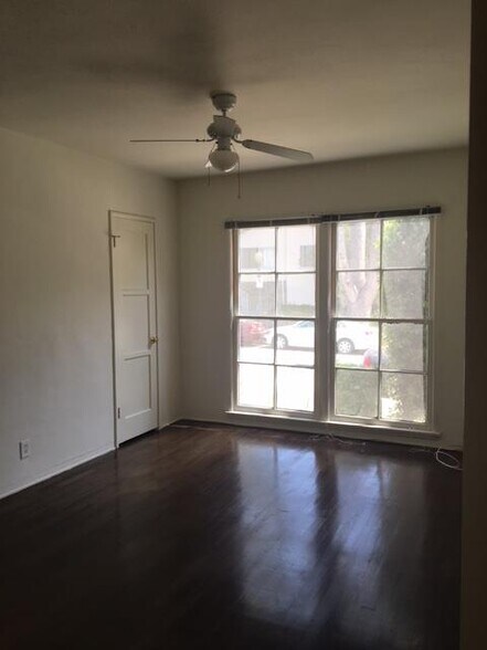 Building Photo - 609 Kelton Ave