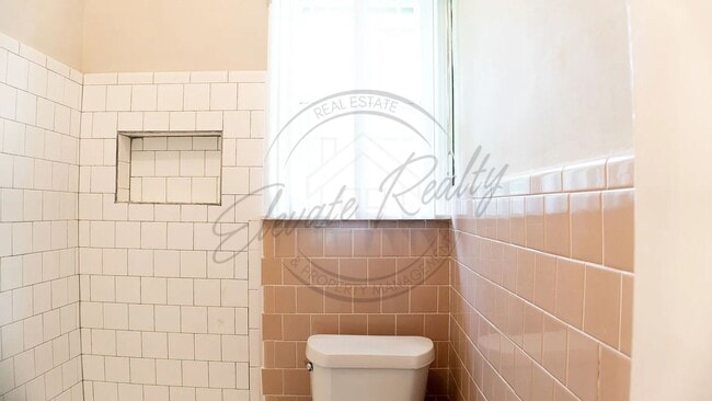 Building Photo - Charming 3-Bedroom Home with a Basement in...