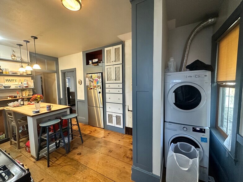 Building Photo - 12 Oswald St