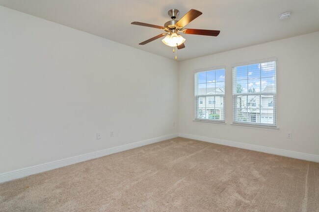 Building Photo - 173 Iron Horse Dr E