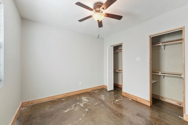 Building Photo - Modern and Sleek Three Bedroom Townhome!