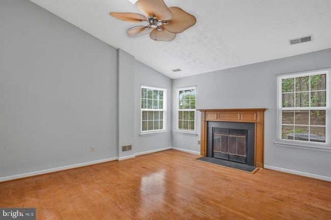 Building Photo - 4325 Lord Fairfax Ct